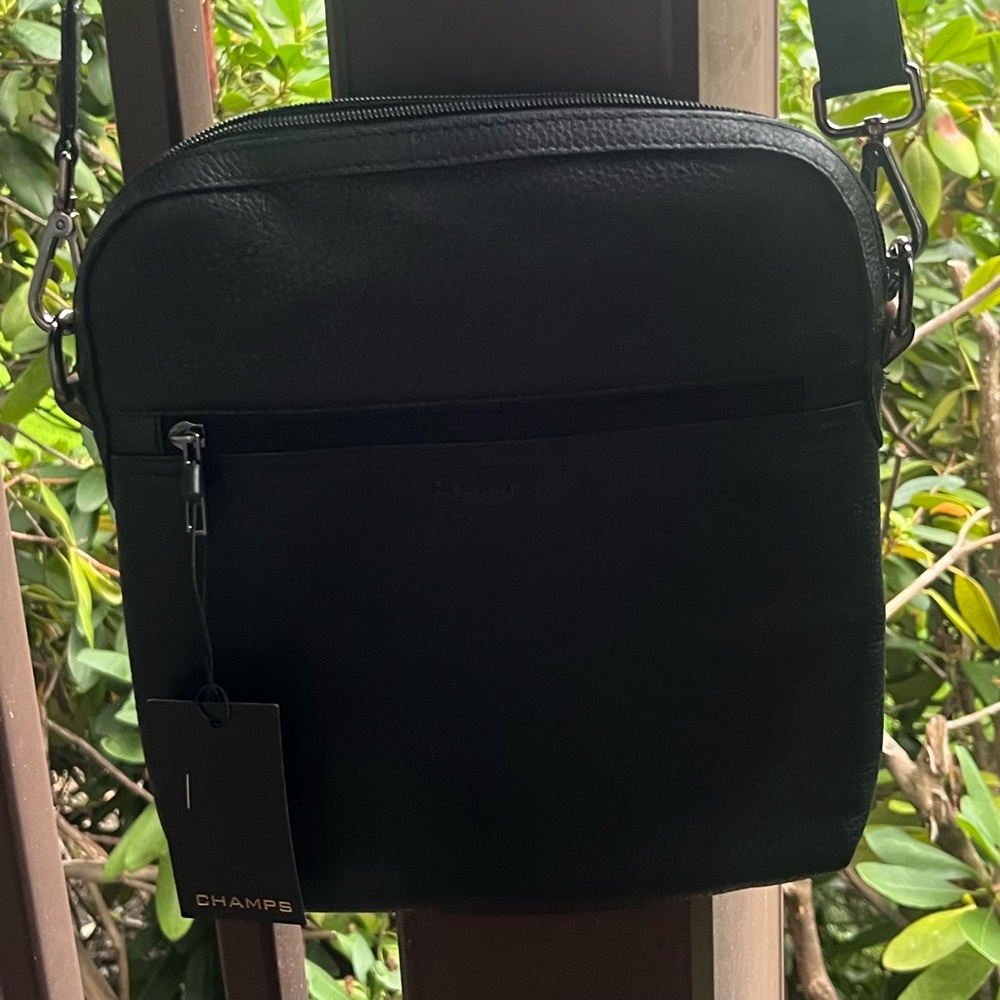 CHAMPS Onyx vertical 6.25”Black Leather Vertical Crossbody Bag Backpack RFID